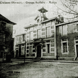 La mairie et le groupe scolaire de Creissan