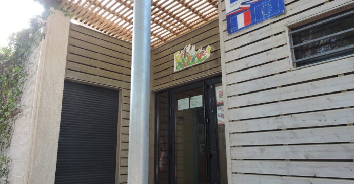 Photo de l'entrée de l'école du Pré Vert