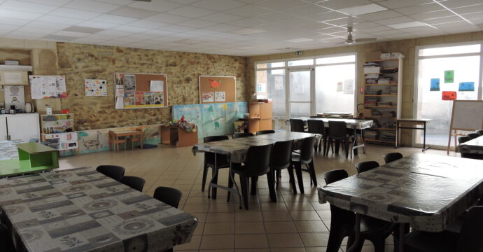Salle du restaurant scolaire