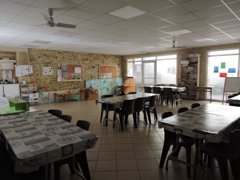 Salle du restaurant scolaire